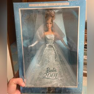 Barbie 2001 Collector Edition in Sparkling White Gown